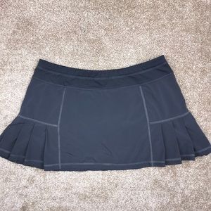 Athleta Warrior Skort Size Medium In Dark Grey